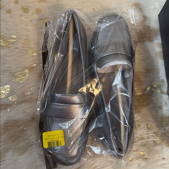 New - Women’s Naturalizer Genn-Flow Metallic Leather Loafers - Size 8.5M - Picture 3 of 5